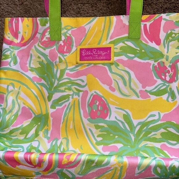 Lllly Pulitzer for Estée Lauder spring floral tote - Picture 4 of 5